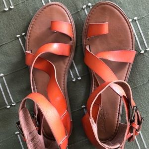 BROWN SANDALS